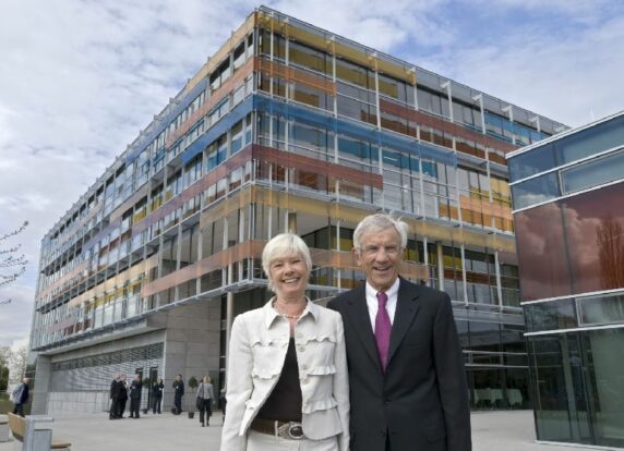 Universitätsklinikum Heidelberg weiht Angelika-Lautenschläger-Klinik ein