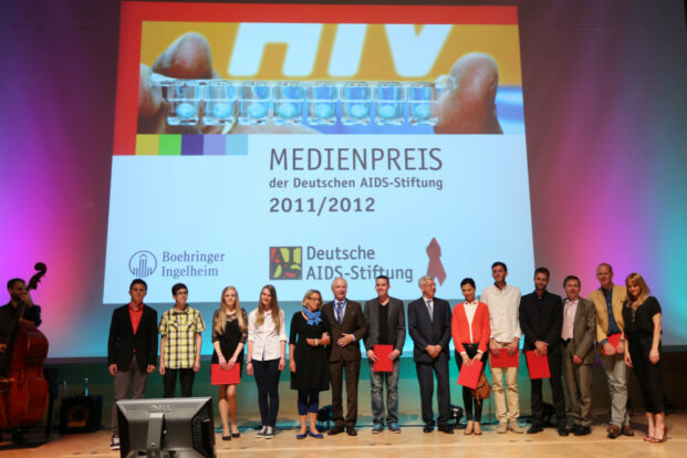 Medienpreis 2011/2012 der Deutschen AIDS-Stiftung verliehen – Mirjam Weichselbraun hielt die Laudatio