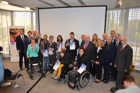 VdK NRW hat acht Menschen mit Behinderung mit Preisen im Gesamtwert von 12.000 Euro ausgezeichnet