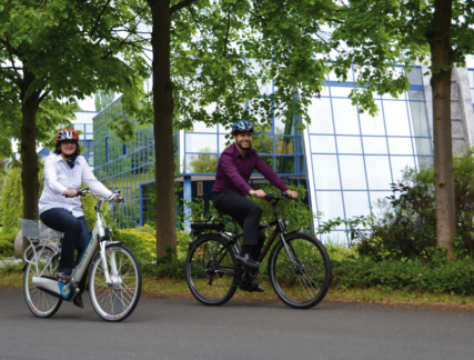 Hevert tritt in die Pedale – Elektromobilität auf Kurzstrecken