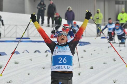Die 43-jährige Bergheimerin gewinnt bei der Ski-Nordisch-WM in Cable (USA) ihre zweite Goldmedaille