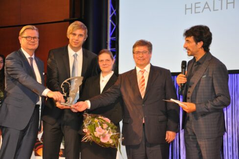 plasma MEDICAL SYSTEMS gewinnt Health:Angel 2015 in der Kategorie Dental Publikation
