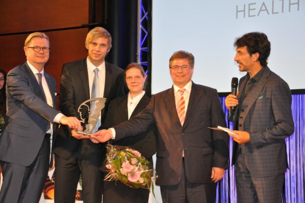 plasma MEDICAL SYSTEMS gewinnt Health:Angel 2015 in der Kategorie Dental Publikation