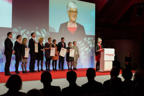 Marie Simon Preis im Rahmen der 3. Berliner Pflegekonferenz verliehen: Hamburger Verein setzt Signale – nicht nur für die Silversurfer!