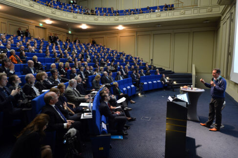 „Mannschaftsleistung Gesundheit“ – Gröhe eröffnet BMC-Kongress!