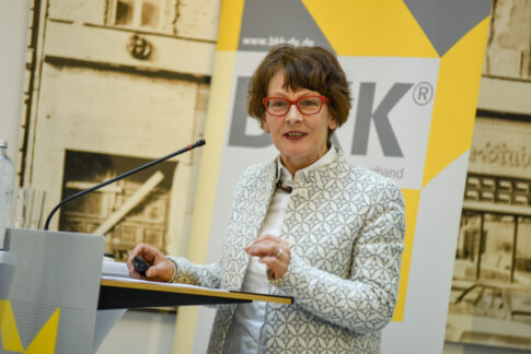 Deutliche Unterschiede in der Qualität der KrankenkassenSBK-Vorstand Dr. Gertrud Demmler fordert mehr Qualitätsorientierung bei gesetzlichen Krankenkassen