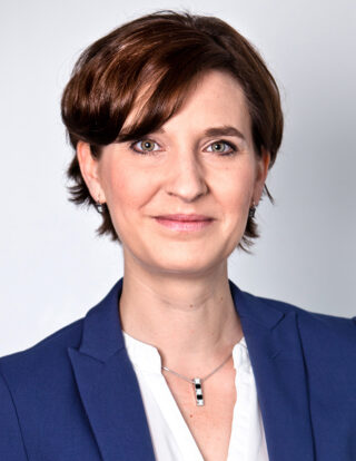 Stefanie Woerns als Vorstand der Stiftung Gesundheit bestätigt