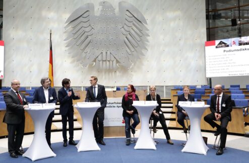 10. Zukunftskongress öffentliche Apotheke erzielt BesucherrekordParteiübergreifendes Bekenntnis zur Apotheke vor Ort