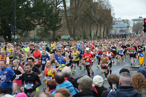 Rund jeder 5. Läufer konsumiert Schmerzmittel / 12 wichtige Risikofaktoren von Freizeitsportlern – Neue Analysen auf dem ersten Deutschen Olympischen Sportärztekongress in Hamburg