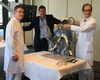 Klinikum Bielefeld: Erstes Krankenhaus in NRW mit robotergestütztem Chirurgiesystem bei Kniegelenksersatz