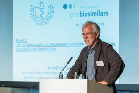 AkdÄ-Vorsitzender Ludwig warnt vor Nocebo-Effekten bei automatischer Substitution