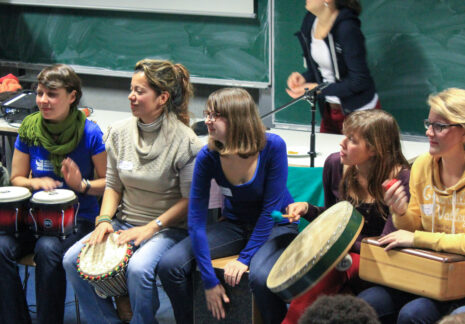 Wildwuchs bei Musiktherapieausbildungen – Deutsche Musiktherapeutische Gesellschaft fordert gesetzliche Regelungen