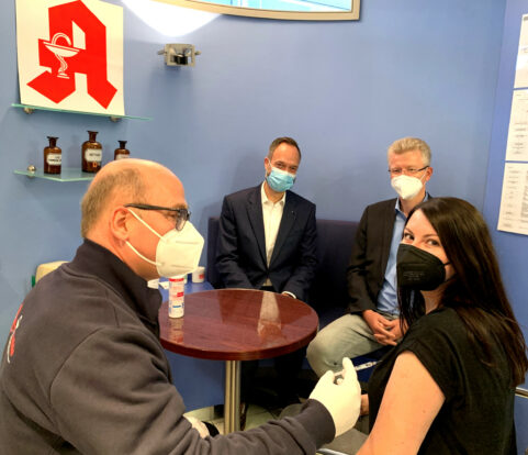 Offizieller Auftakt in Dortmund: Erste Grippeimpfung in einer westfälisch-lippischen Apotheke