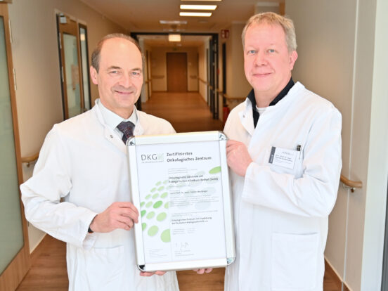 Deutsche Krebsgesellschaft zertifiziert Onkologisches Zentrum am EvKBGütesiegel als Basis für zukunftsorientierte onkologische Medizin
