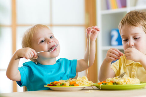 Umfrage für Schleswig-Holstein: Nachhaltige Ernährung hat für Eltern nur geringe BedeutungAOK-Familienstudie deckt Wissensdefizite auf