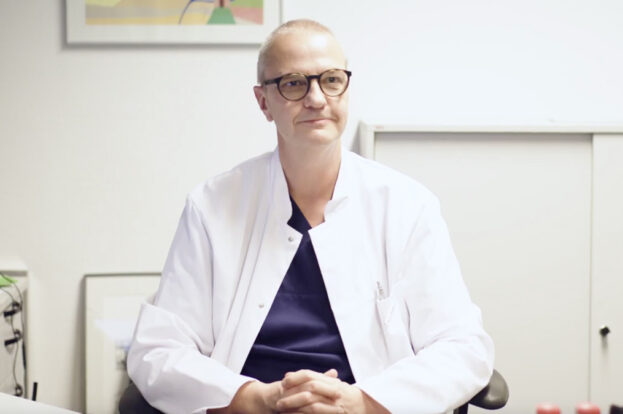 Klinikum Bielefeld Rosenhöhe: Bielefelder Chefarzt mit innovativer Behandlung bei Dammrissen