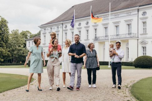 Blutkrebspatientin trifft Lebensretter auf Schloss Bellevue