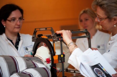 Zwei Jahre Heidelberger Ionenstrahl-Therapiezentrum: Universitätsklinikum Heidelberg zieht eine positive Bilanz