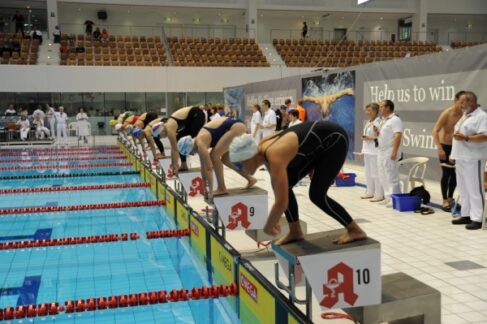 Apotheker fördern IDM im Schwimmen der Behinderten