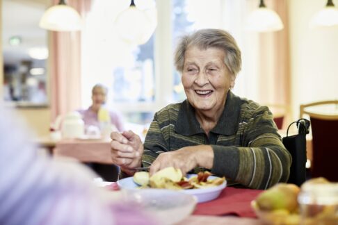 Mehr Lebensqualität dank WohnbereichsküchenDarum vertraut man im Seniorenhaus Renchen auf Profi-Spülmaschinen