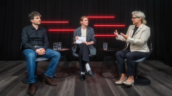 APOTHEKELIVE „Apothekenpolitik – Kommt jetzt die Wende?“: Referentenentwurf nach Sommerpause – Politik signalisiert Handlungsbereitschaft 