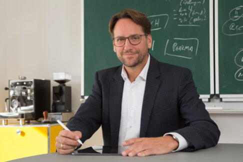 Neues Buch fordert radikalen Perspektivwechsel im Gesundheitswesen