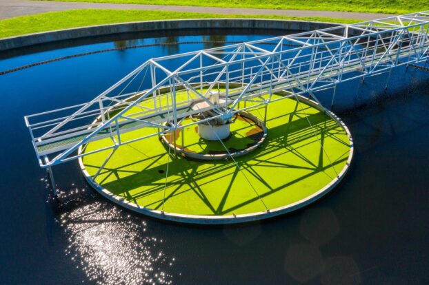 „EU-paradox“: Europaparlament thematisiert massiven Zielkonflikt bei der Versorgungssicherheit mit Arzneimitteln