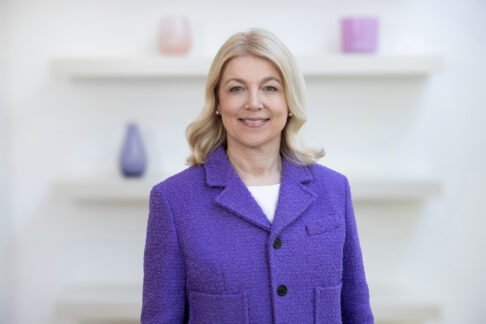 “Gemeinsam die Zukunft gestalten”- Prof. Dr. med. Annegret Kuhn, MBA, startet als Medizinische Geschäftsführerin am Klinikum Bielefeld